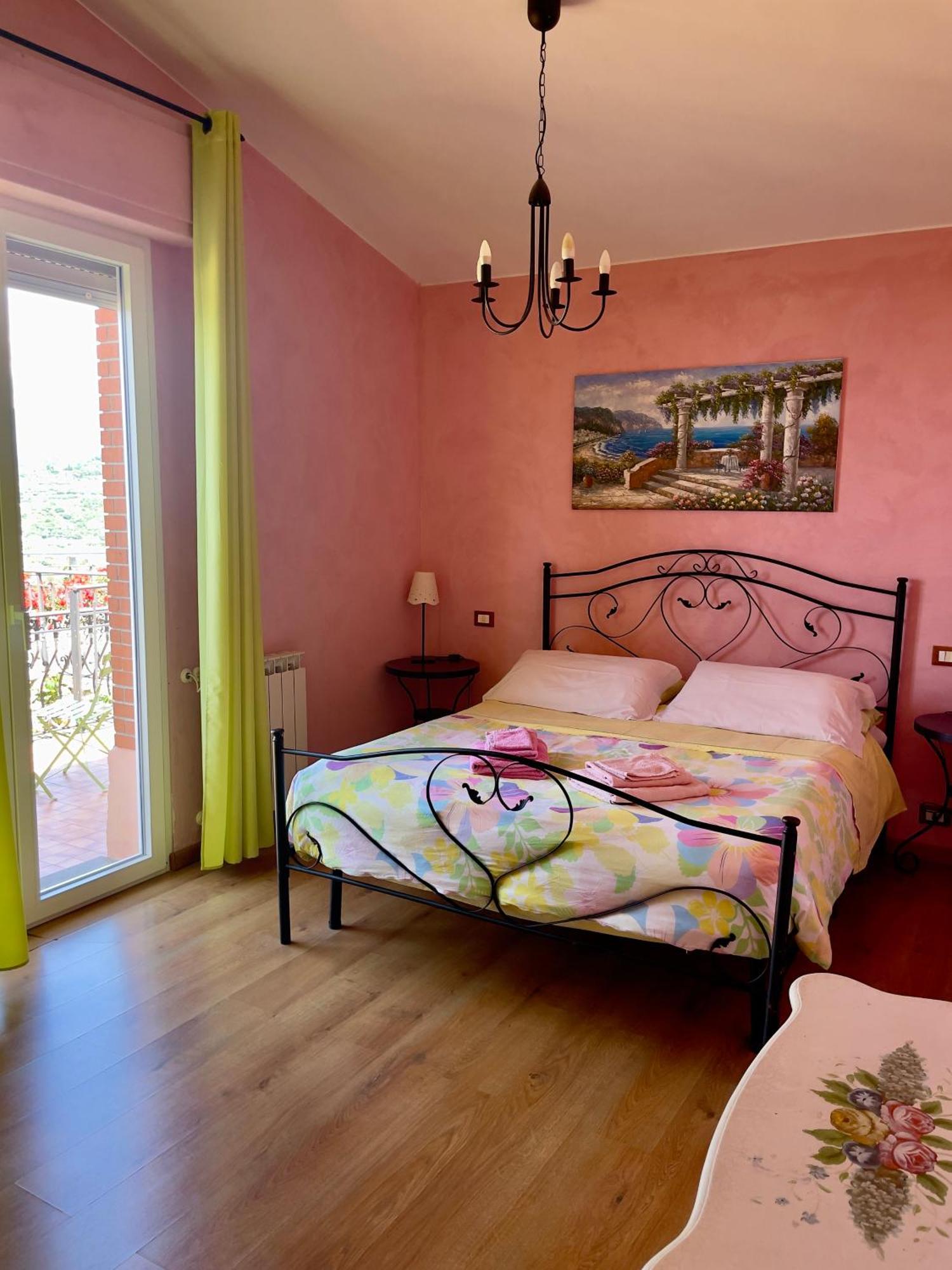 Villa Gaia - Luxury Villa, Pool & Wellness Rooms Бордігера Екстер'єр фото